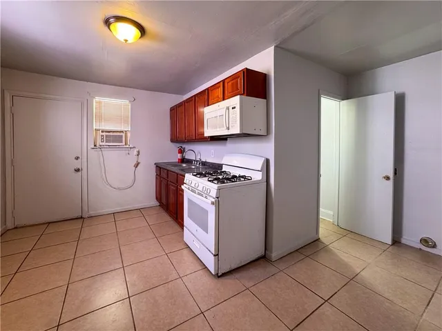 $900 | 2633 Governor Nicholls Street, Unit B, New Orleans, LA 70119