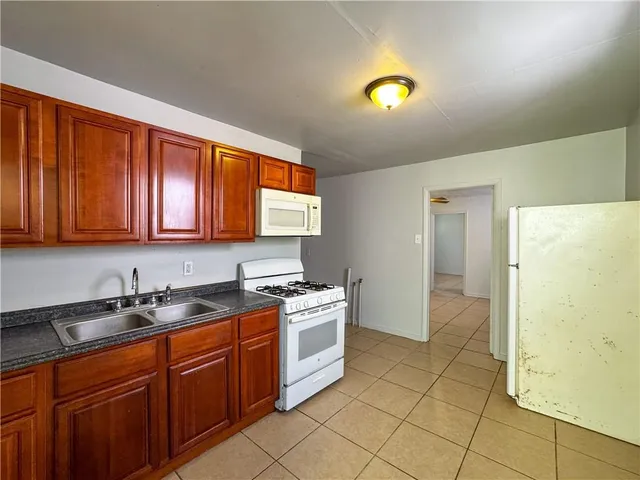 $900 | 2633 Governor Nicholls Street, Unit B, New Orleans, LA 70119