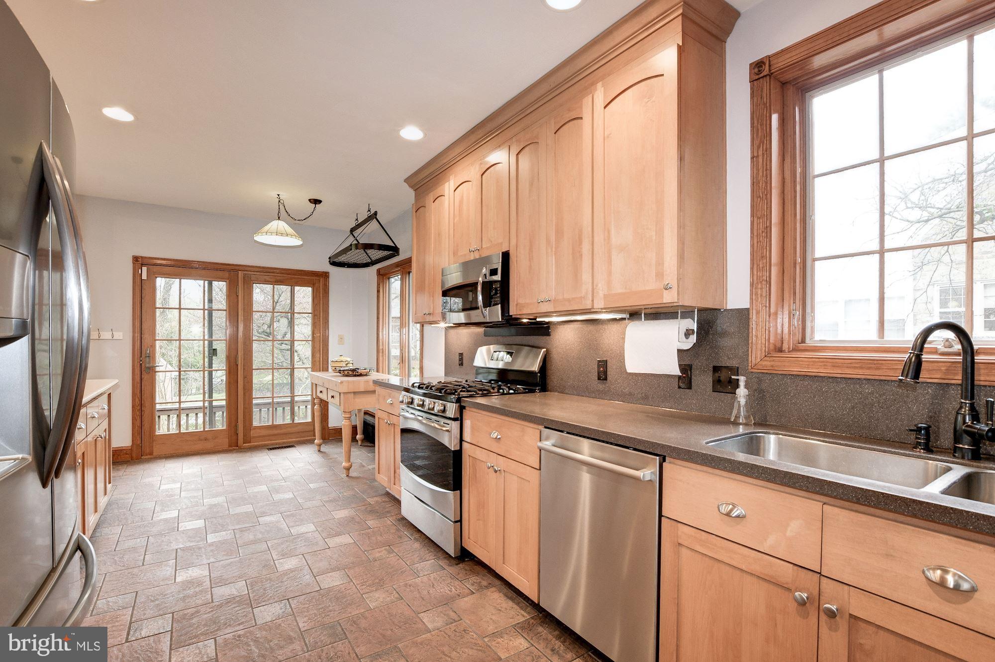 9106 Fairview Road Silver Spring, MD 20910 - Photo 10 of 30