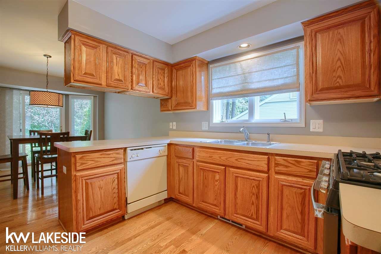 11091 Messmore Road Utica, MI 48317 - Photo 12 of 40 50023061-11.JPG