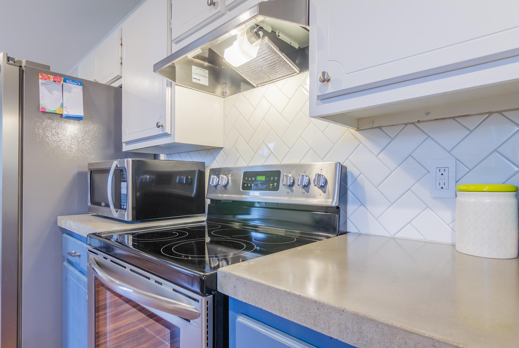 3369 Howard Road Murfreesboro, TN 37127 - Photo 13 of 21 Stainless stove