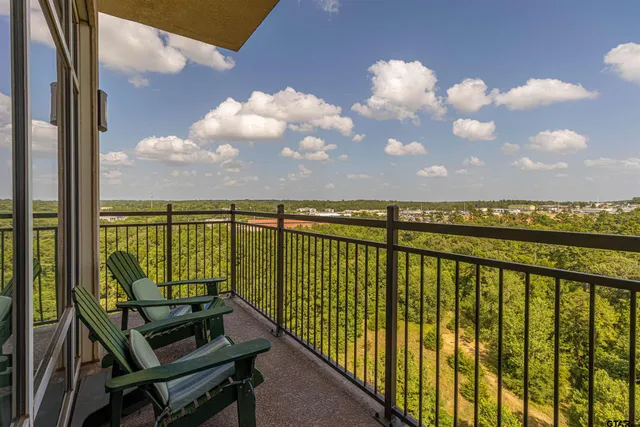$460,000 | 2801 Wexford Drive, Unit 1006, Tyler, TX 75709