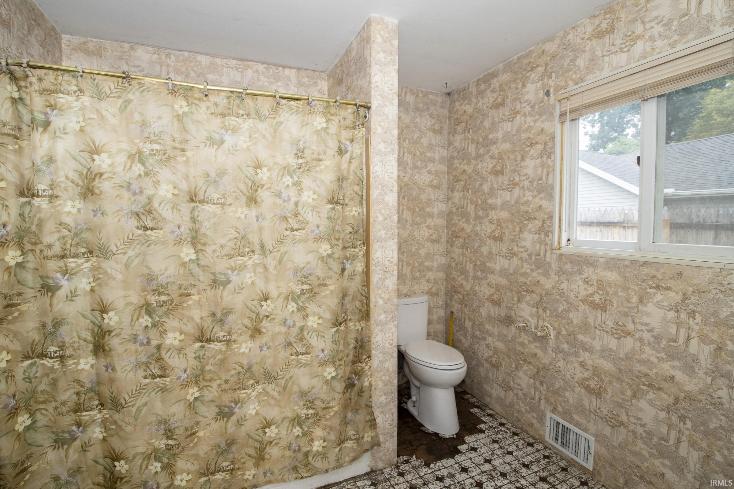 55452 Mayflower Road South Bend, IN 46628 - Photo 13 of 28 Gallery Image 13