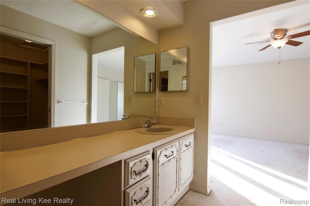 1239 Oakwood Court, Unit 29 Rochester, MI 48307 - Photo 24 of 30
