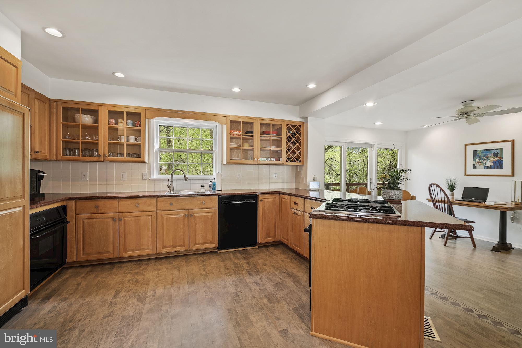7824 Carteret Road Bethesda, MD 20817 - Photo 8 of 39 Gallery Image 8