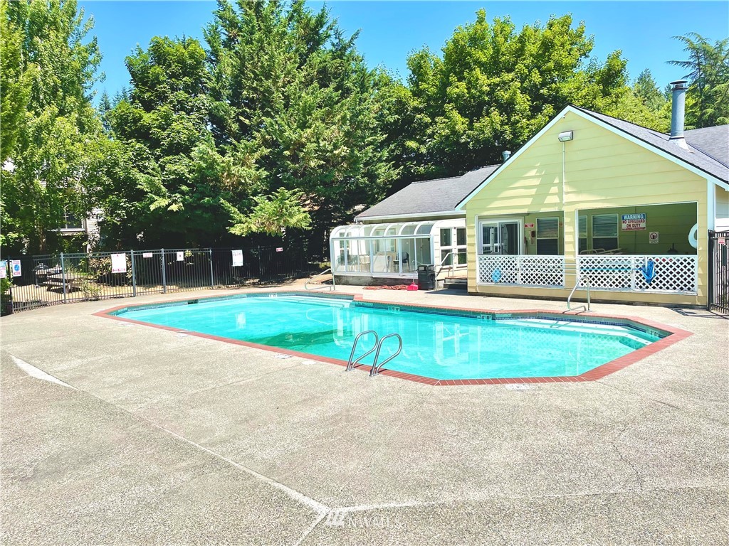 9805 Avondale Road Northeast, Unit K 135 Redmond, WA 98052 - Photo 4 of 11 Gallery Image 4