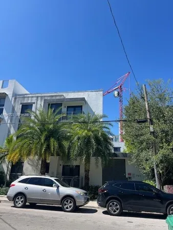 $1,900 | 751 Northwest 1st Street, Unit 305, Miami, FL 33128