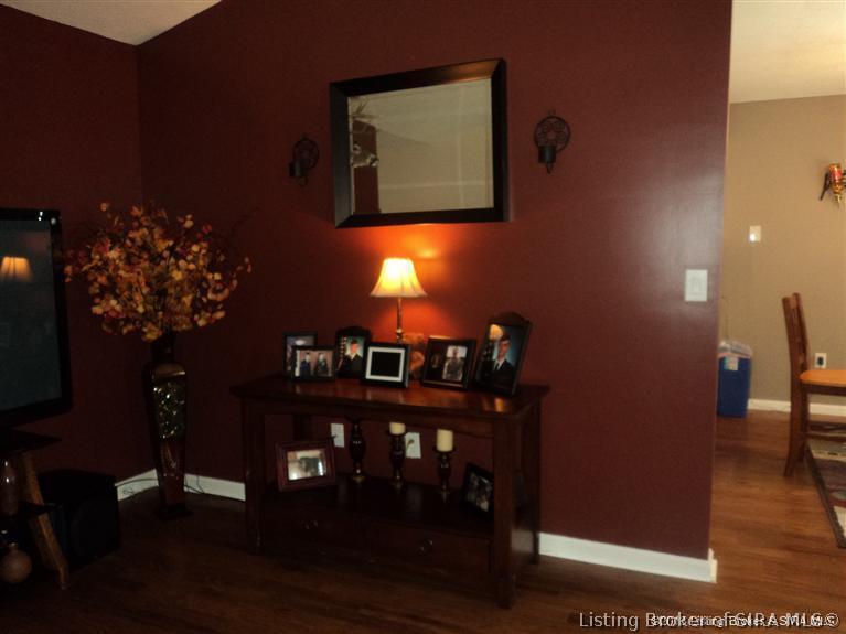 3814 Crown Ridge Lane Jeffersonville, IN 47130 - Photo 4 of 20
