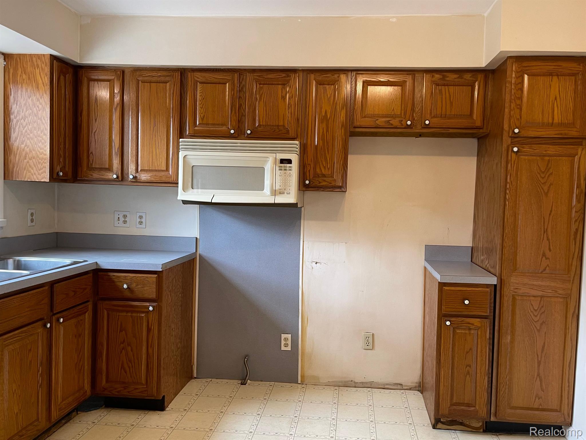 7951 Pardee Road Taylor, MI 48180 - Photo 10 of 34 Gallery Image 10