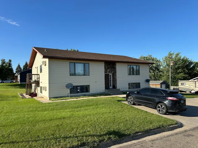 $310,000 | 411 11th Avenue West, Lisbon, ND 58054