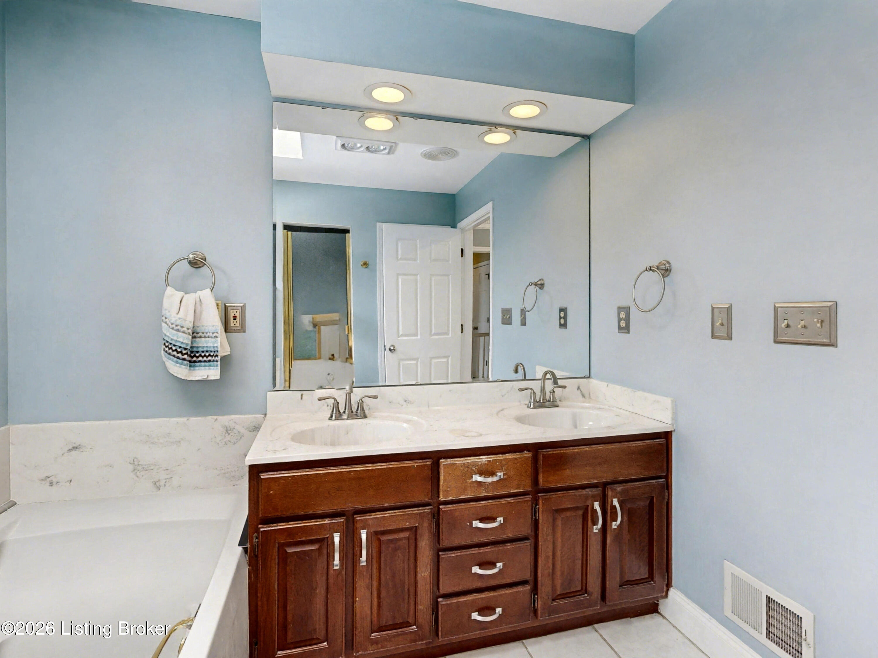 9919 Spring Ridge Drive Louisville, KY 40223 - Photo 27 of 58 9919 Spring Ridge Drive-28