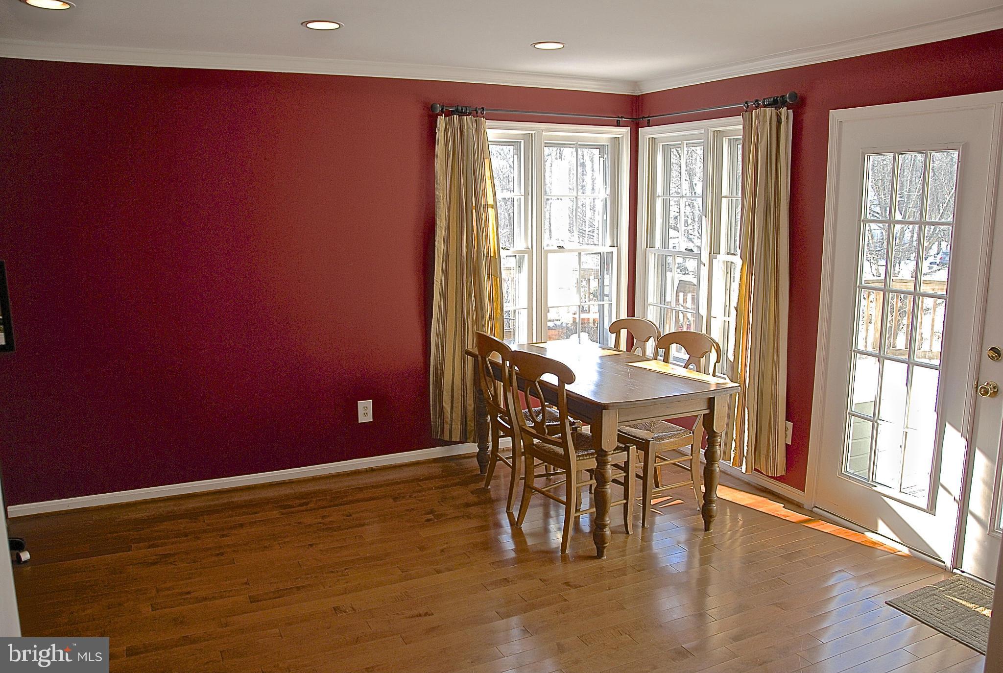 11675 Stockbridge Lane Reston, VA 20194 - Photo 6 of 22 Family Room
