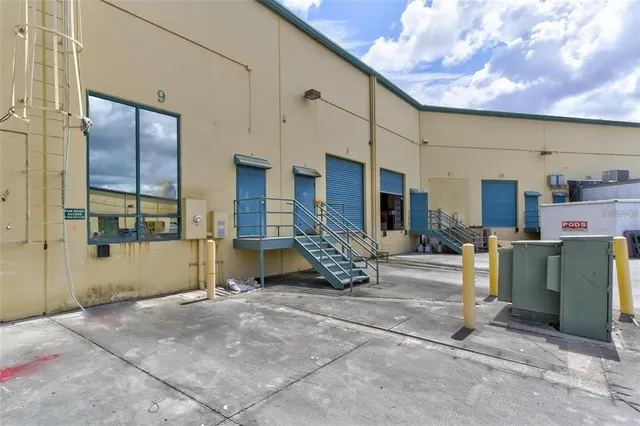 $18 | 7075 Kingspointe Parkway, Unit 9, Orlando, FL 32819