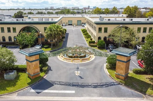 $18 | 7075 Kingspointe Parkway, Unit 9, Orlando, FL 32819