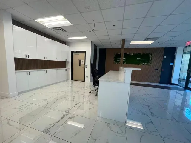 $18 | 7075 Kingspointe Parkway, Unit 9, Orlando, FL 32819