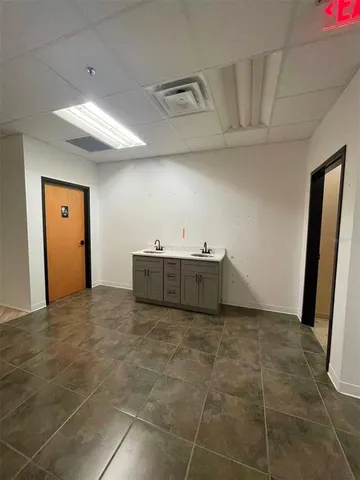 $18 | 7075 Kingspointe Parkway, Unit 9, Orlando, FL 32819