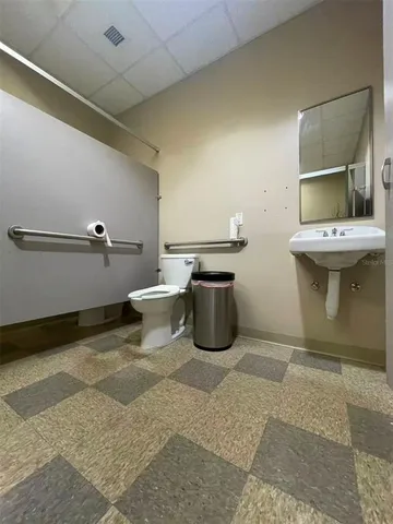 $18 | 7075 Kingspointe Parkway, Unit 9, Orlando, FL 32819