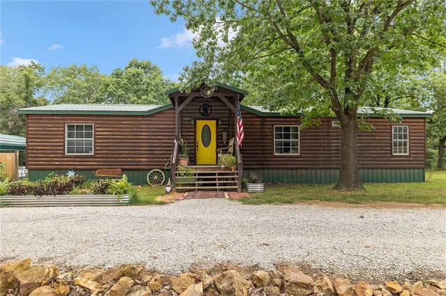 $245,000 | 565 Southeast 1131 Road, Osceola, MO 64776