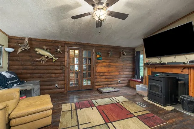 $245,000 | 565 Southeast 1131 Road, Osceola, MO 64776