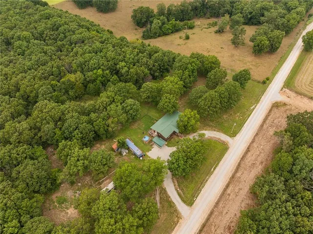$245,000 | 565 Southeast 1131 Road, Osceola, MO 64776