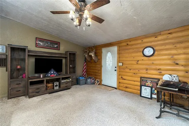 $245,000 | 565 Southeast 1131 Road, Osceola, MO 64776