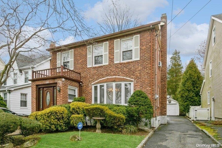 44 Jayson Avenue Great Neck, NY 11021 - Photo 19 of 23