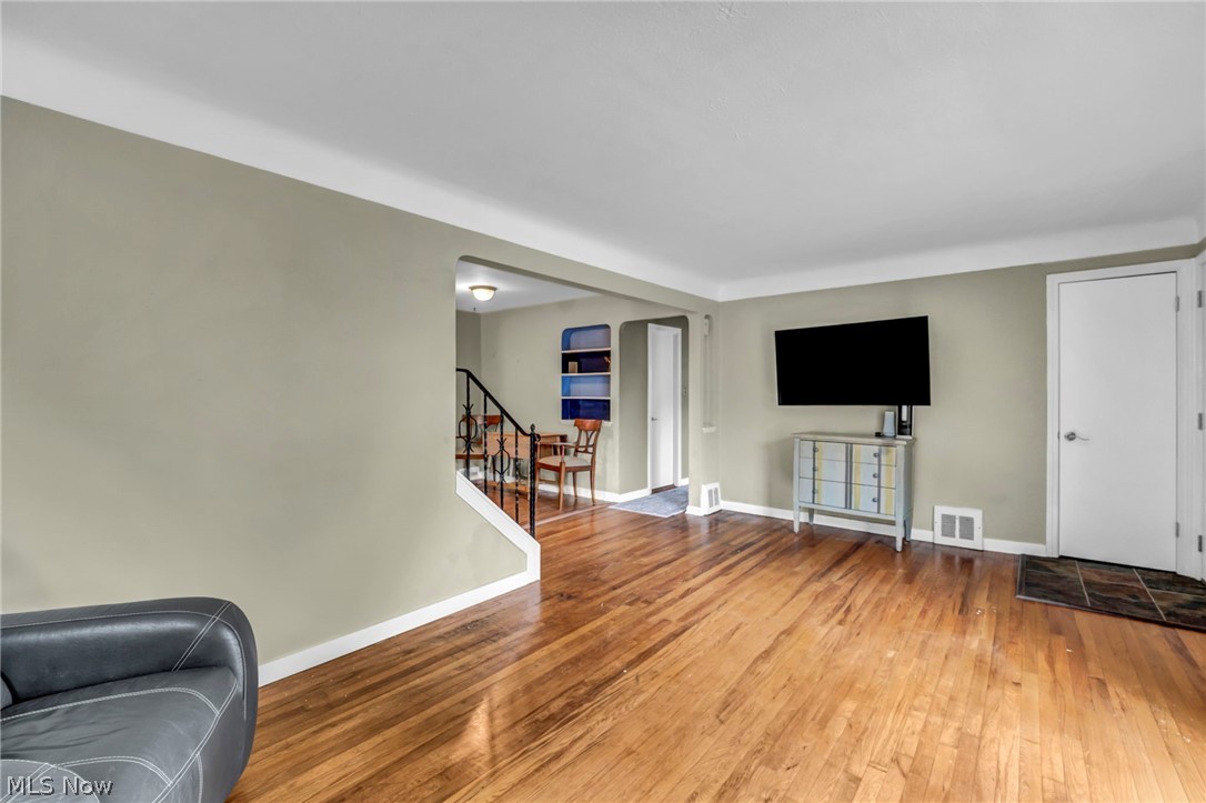 5528 Huron Road Lyndhurst, OH 44124 - Photo 5 of 18 Gallery Image 5