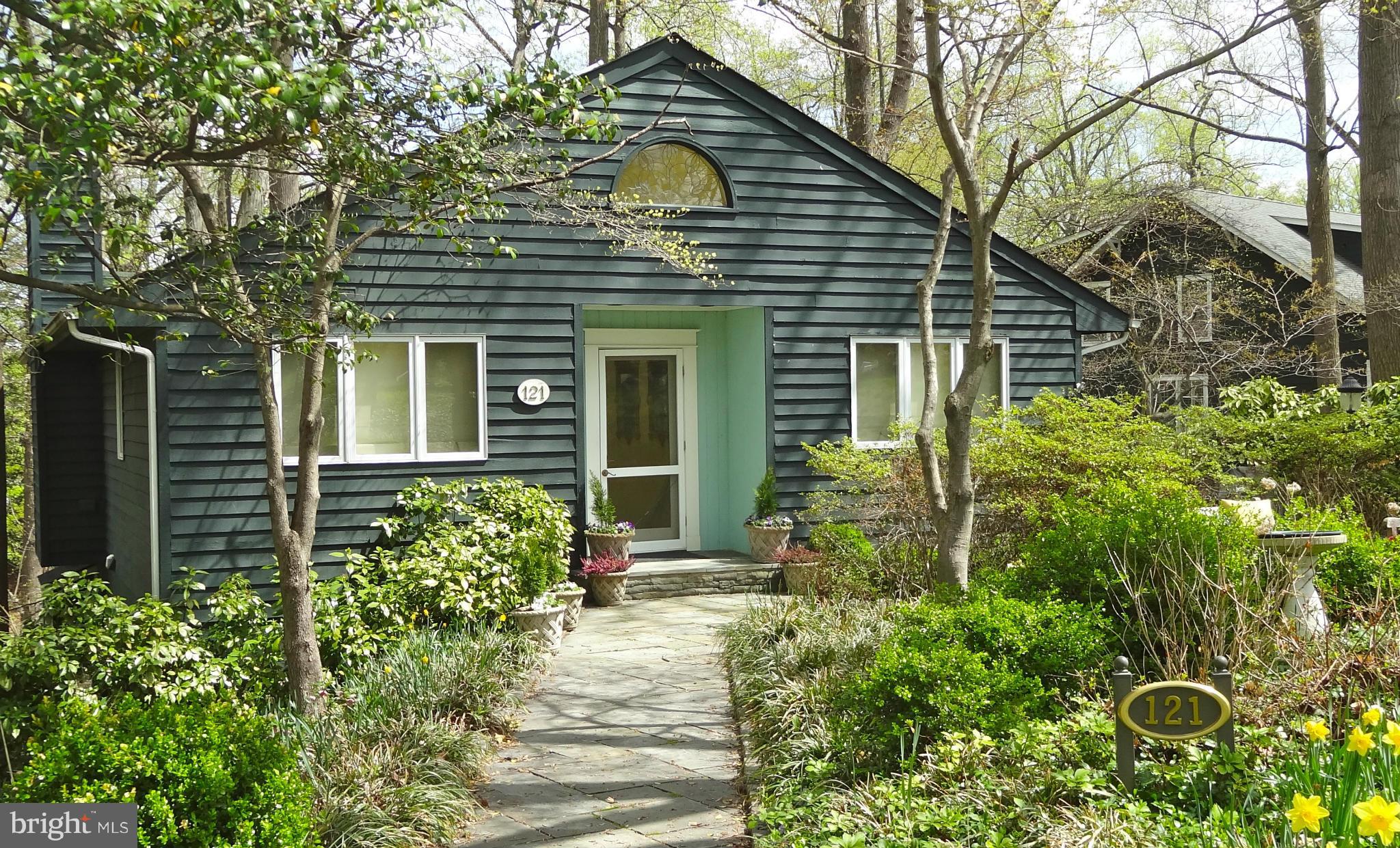 121 Edgehill Road Annapolis, MD 21405 - Photo 1 of 30 Exterior (Front)