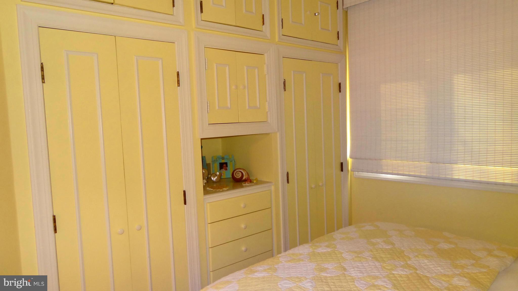 121 Edgehill Road Annapolis, MD 21405 - Photo 13 of 30 Master Bedroom with Built Ins