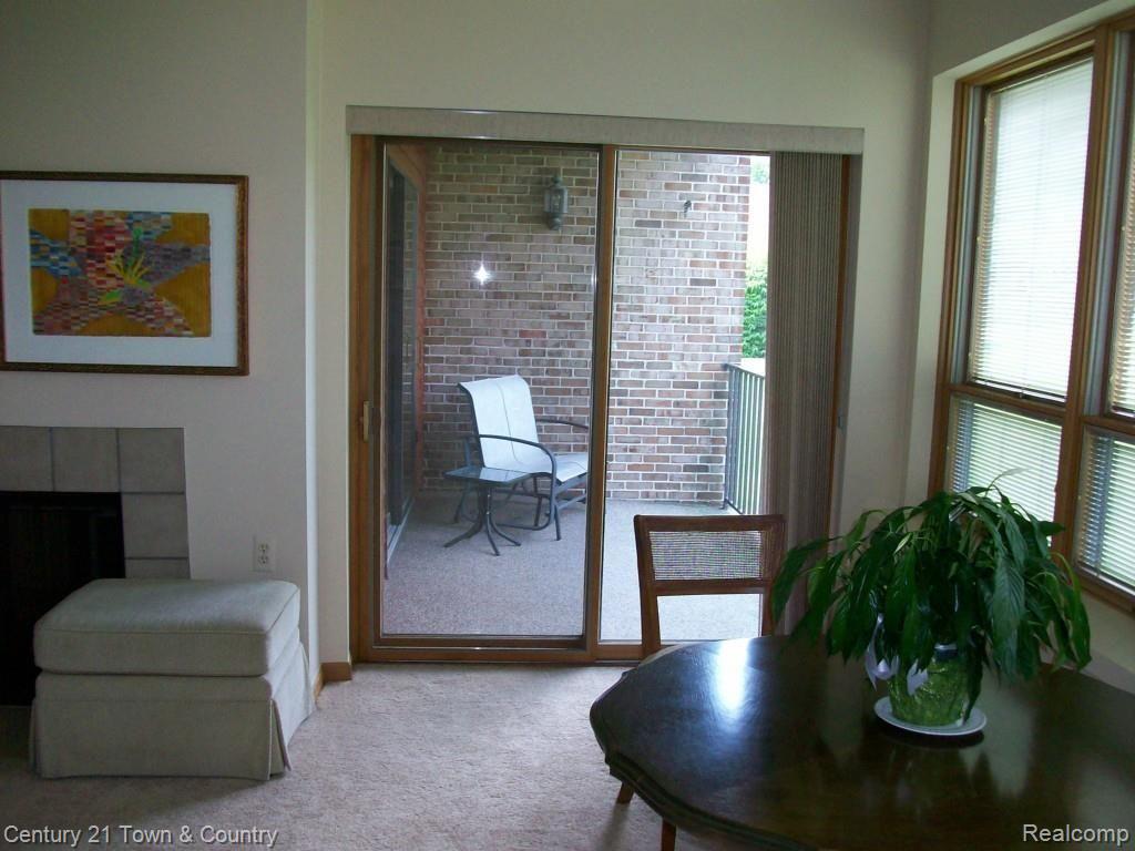 969 GreenView Court, Unit 38 Rochester, MI 48307 - Photo 10 of 37 10-100_1759.jpg