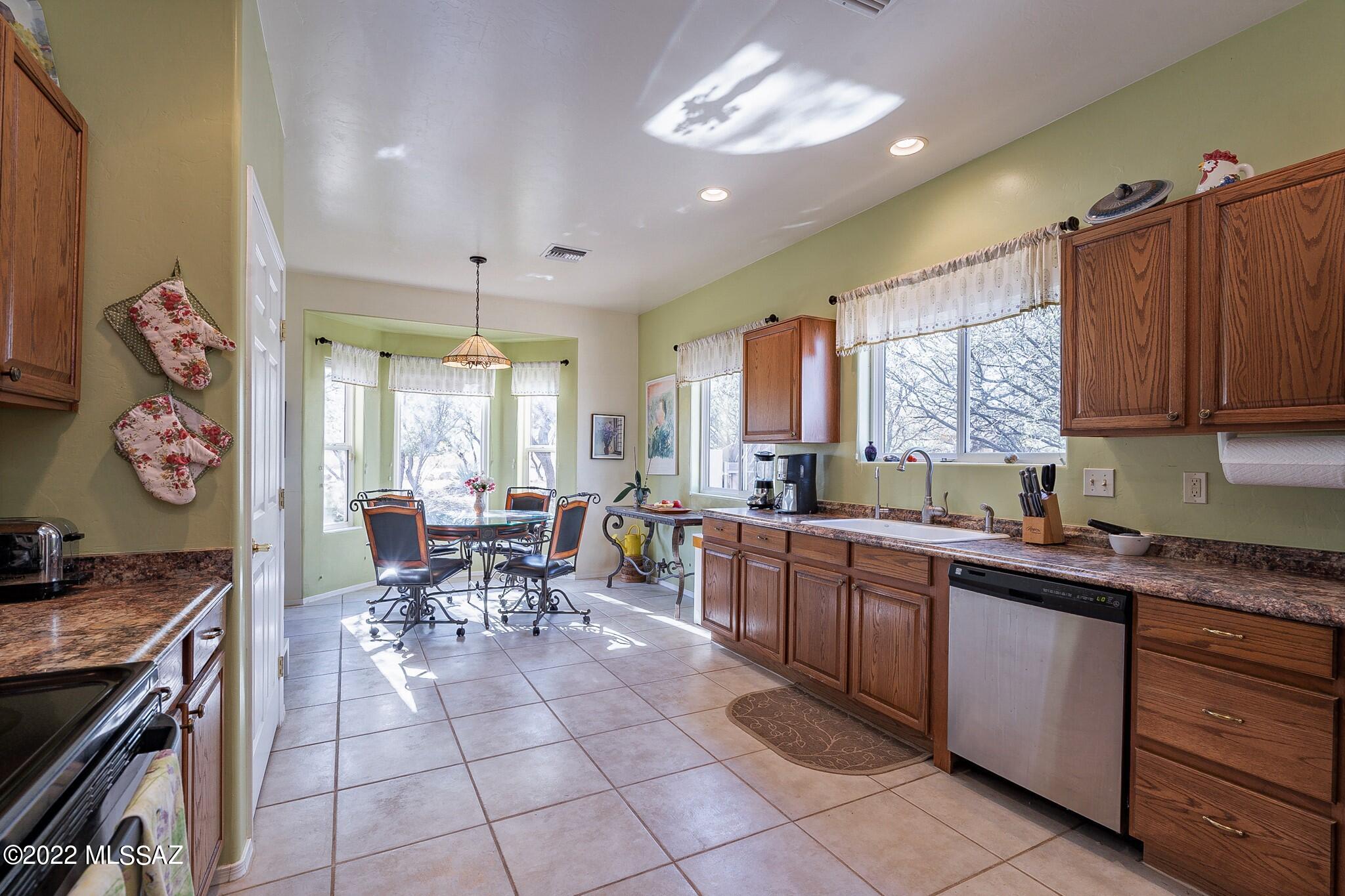 1441 Circulo Jacona Rio Rico, AZ 85648 - Photo 11 of 39 Gallery Image 11