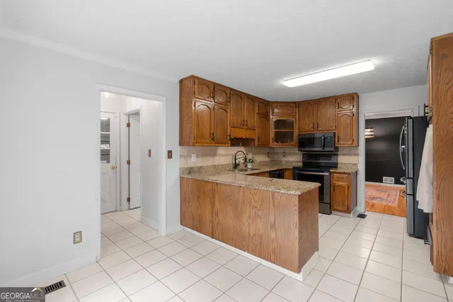 $519,000 | 2230 Castle Lake Drive, Tyrone, GA 30290