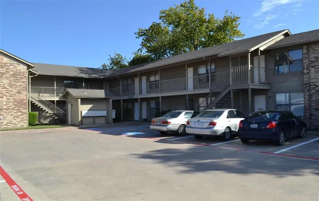 $825 | 2526 West Prairie Street, Unit 102, Denton, TX 76201
