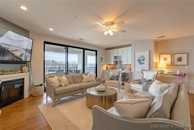 $1,600,000 | 166 Captiva Drive, Unit 3E, Sunrise Beach, MO 65079