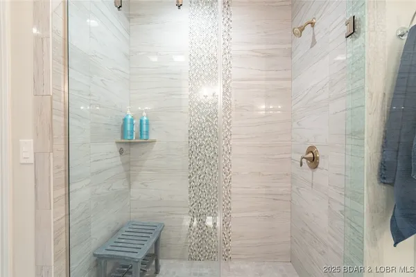 $1,550,000 | 166 Captiva Drive, Unit 3E, Sunrise Beach, MO 65079