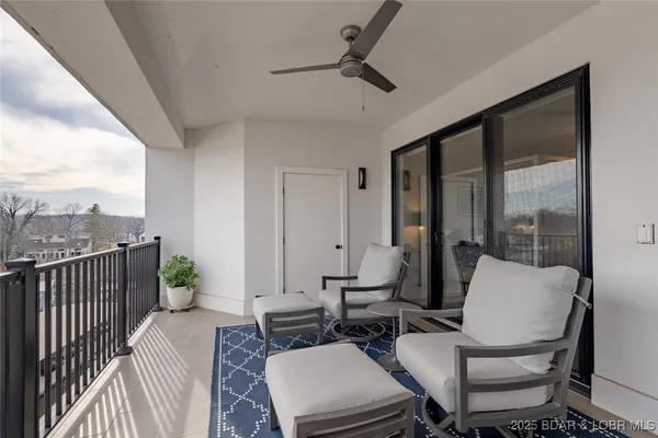 $1,550,000 | 166 Captiva Drive, Unit 3E, Sunrise Beach, MO 65079