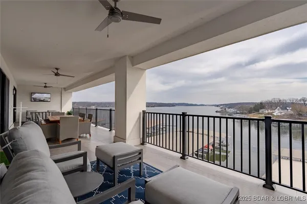 $1,550,000 | 166 Captiva Drive, Unit 3E, Sunrise Beach, MO 65079