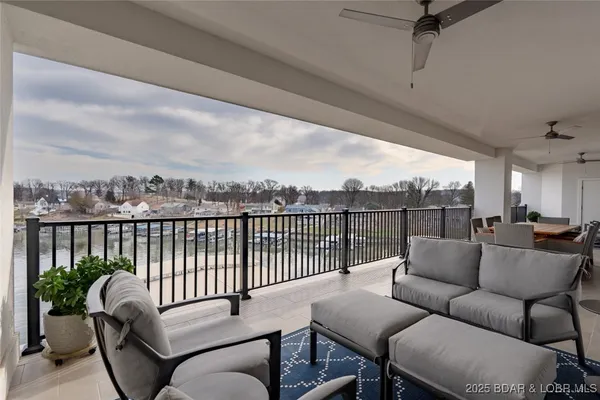 $1,550,000 | 166 Captiva Drive, Unit 3E, Sunrise Beach, MO 65079