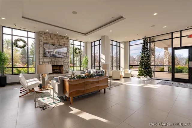 $1,600,000 | 166 Captiva Drive, Unit 3E, Sunrise Beach, MO 65079