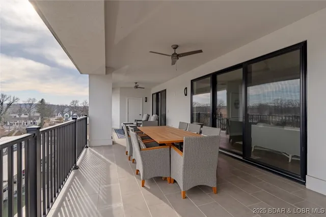 $1,600,000 | 166 Captiva Drive, Unit 3E, Sunrise Beach, MO 65079