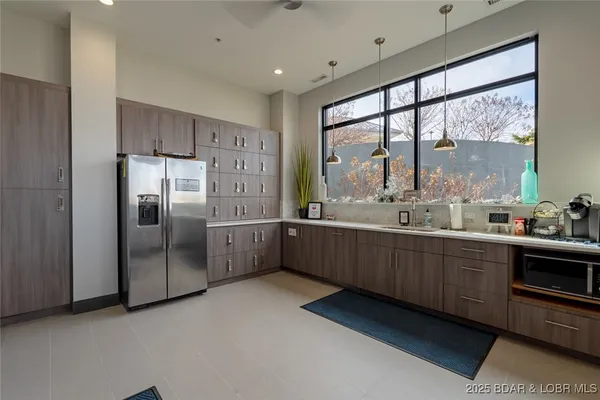 $1,550,000 | 166 Captiva Drive, Unit 3E, Sunrise Beach, MO 65079