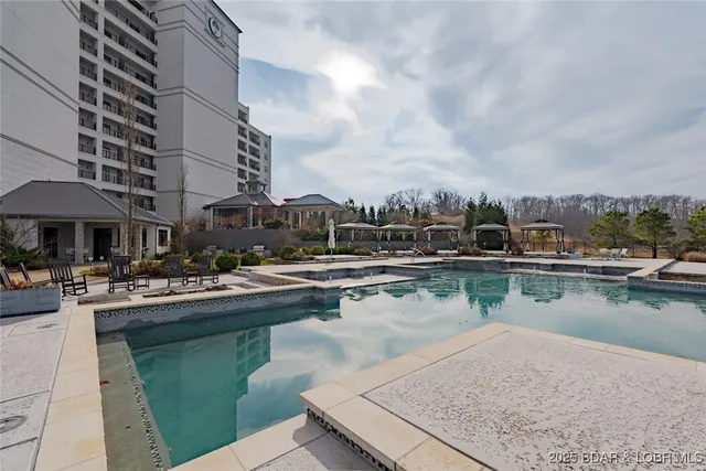 $1,600,000 | 166 Captiva Drive, Unit 3E, Sunrise Beach, MO 65079