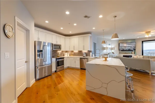 $1,600,000 | 166 Captiva Drive, Unit 3E, Sunrise Beach, MO 65079