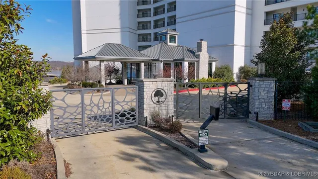 $1,600,000 | 166 Captiva Drive, Unit 3E, Sunrise Beach, MO 65079