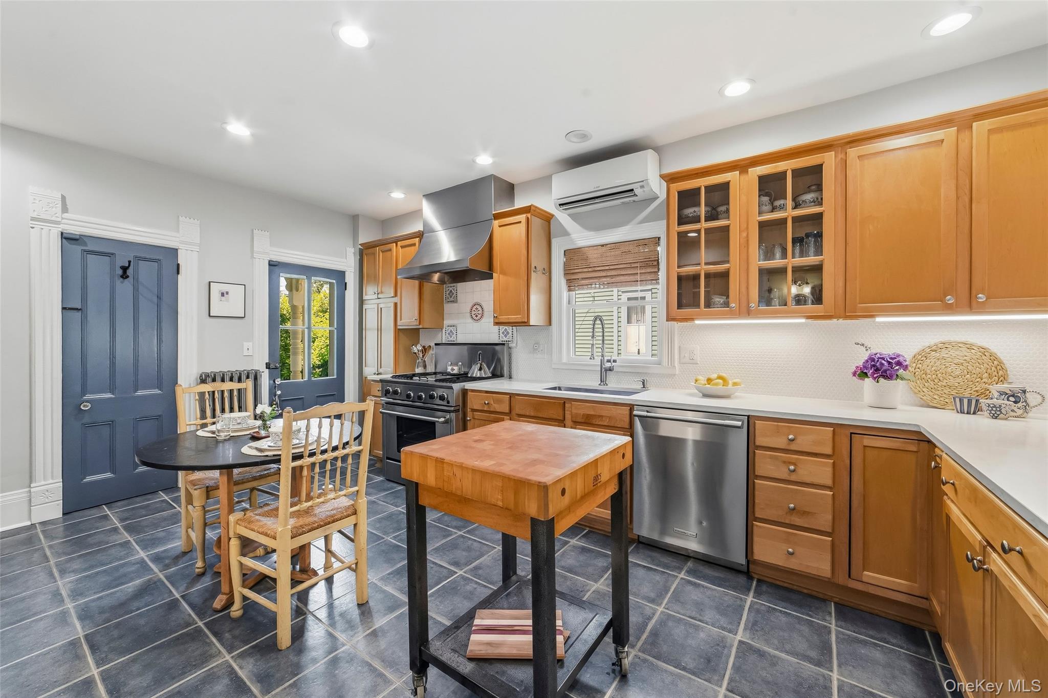 215 Walnut Street Peekskill, NY 10566 - Photo 9 of 26