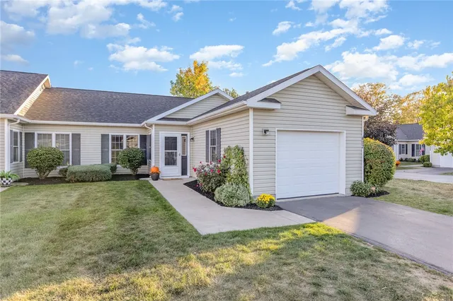 $299,900 | 407 Hawley Drive, Canandaigua City, NY 14424