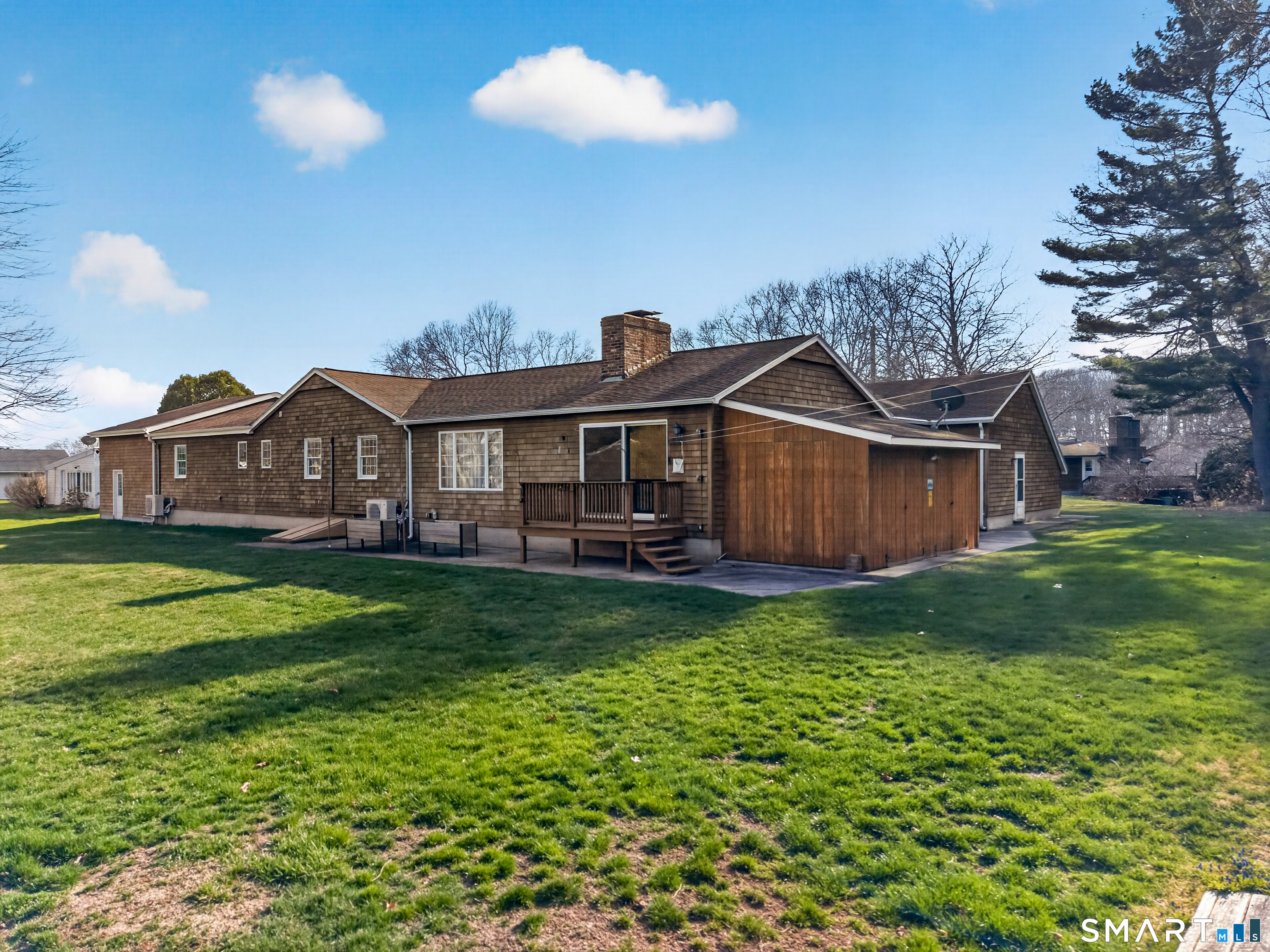 21 Gun Shot Road Waterford, CT 06385 - Photo 4 of 35