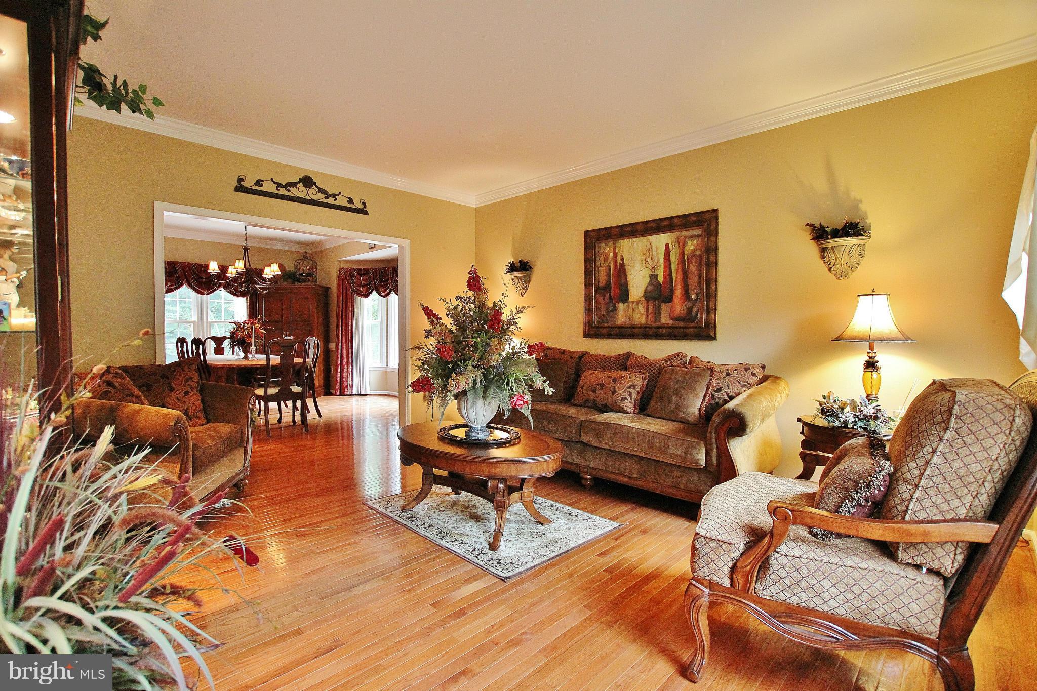 12552 Curling Road Manassas, VA 20112 - Photo 4 of 30 Living Room