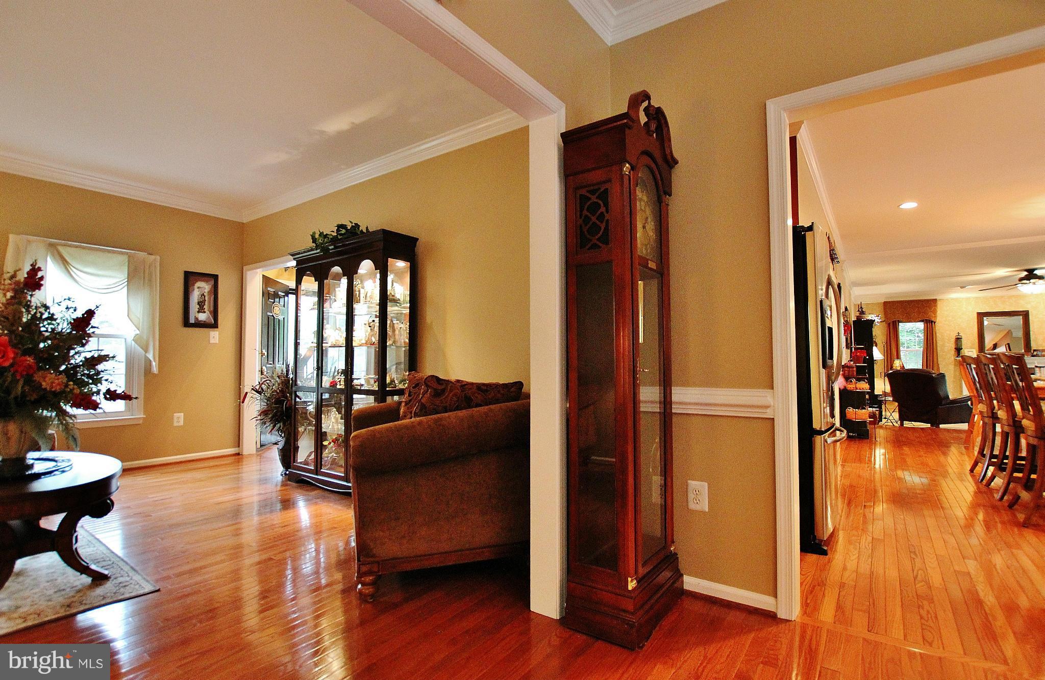 12552 Curling Road Manassas, VA 20112 - Photo 6 of 30 Living Room