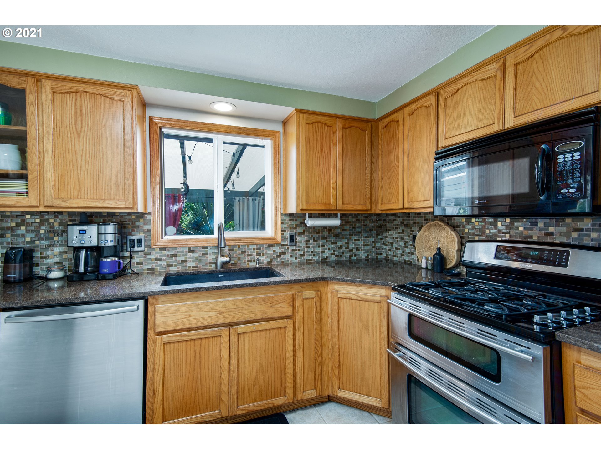 3608 Gilham Road Eugene, OR 97408 - Photo 11 of 30 Gallery Image 11